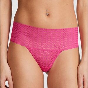 (M) Victoria’s Secret PINK Wink Heart Lace Thong Panty